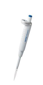 2231302001 | Eppendorf Reference® 2, 4-pack Option 1, 1-channel, variable, includes 4 adjustable-volume pipettes (0.1–2.5 µL, 0.5–10 µL 10–100 µL, 100–1,000 µL), 1 full box of Eppendorf pipette tips for each pipette volume (excludes 5 and 10 mL pipettes), 0.1 µL – 10 