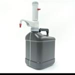 6055362 | This Dispensette; permits rapid, repeatable dispensing of exact quantities of reagents in the volume range of 1.0 - 10.0 mL. It has a floating piston for seal-free dispensing, an adjustable dispensing angle for optimum readability and safety, plus a teles